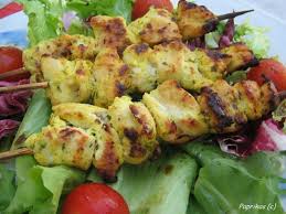 Recette De Brochettes Au Curry Et Ras El Hanout Recette Recette Brochette Brochette Recettes De Cuisine