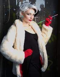 I am wearing the costume myself i bought a long black dress dalmatian stuff animals jeand purse at my local thrift store the gloves wig cigarette holder cruella de vil kostüm selber machen: Ù…Ù‡Ø¯ Ø§Ù„Ø­Ø¶Ø§Ø±Ø© Ù…Ø²Ø¬ Ù†ÙŠØ§Ø¨Ø© Ø¹Ù† Cruella De Vil Kostum Kevinstead Com