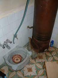 Bir banyoya monte edilmiş bir ahşap kazan veyakır evi, haklı olarak bir tür klasik ve gelenek olarak kabul edilir. Sobali Bakir Banyo Kazani Cocukluk Kumbara Anilar