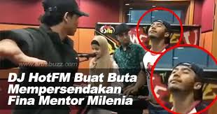 Kini, setelah siri persembahan mingguan, maka kesemua peserta yang layak ke peringkat. Video Dj Hot Fm Buat Buta Mempersendakan Fina Mentor Milenia 2017 Di Studio