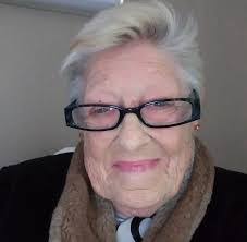 Paula Eno's Instagram, Twitter & Facebook