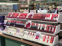 With the quarter at tropicana, you are bound to find just what you are looking for with more than 25 shops under one roof. Innisfree Aeonmall Binh DÆ°Æ¡ng Canary