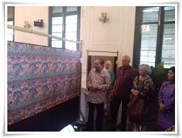 Salah satu daya tarik dari suku maasai adalah pakaian tradisionalnya yang disebut dengan kanga. Batik Pelengkap Keindahan Dan Pola Dekorasi Halaman 1 Kompasiana Com