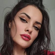 Daniela Stoian's Instagram, Twitter & Facebook