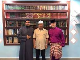 Narkoba jenis psikotropika ini berbentuk kristal seperti gula, tidak berwarna dan berbau, dalam bahasa medis lebih dikenal dengan nama methamphetamine. Amilin Pas Netizen Persoal Mat Sabu Sertai Majlis Syiah Facebook