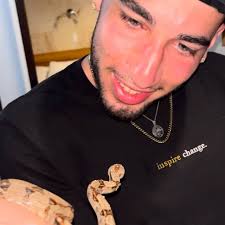 Grayson Walker (@walkersnakewrangler) • Instagram photos and videos