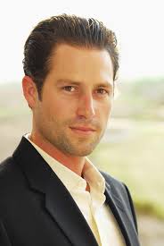 Photograph : Jason DeMuth