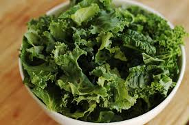 Le Kale Un Chou Benefique Pour La Sante Le Kale Est Un Chou Frise De Couleur Verte De Plus E Recettes Minceur Planification De Repas Sains Recettes Cetogenes