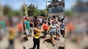 Cuba also includes numerous smaller islands, islets, and cays. Bk8cz1oy9waqvm
