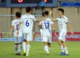 Cả hai từng dính tin đồn chia tay, nhưng hàn gắn lại vào năm ngoái. LÆ°Æ¡ng Xuan TrÆ°á»ng Tai Xuáº¥t NhÆ°ng Váº¥n Ä'á» Hagl Náº±m á»Ÿ Báº§u Ä'á»©c
