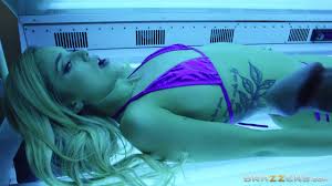 No lotion, no blowjob - Sexy blond shows how to fuck in solarium