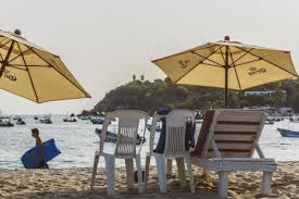 La quebrada de carrizalillo es el lecho de un río casi permanentemente seco que comienza en la junta de la quebrada peregrina, proveniente del ene y de la quebrada cortadera proveniente del ese. Nomad Hostal Beach Club In Puerto Escondido Mexico Reviews Prices Planet Of Hotels