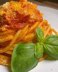 The Pasta Queen Cooking On Instagram Bucatini All A M A T R I C I A N A This Is A Classic Recipe In The Roman Cuisine Originated In Amatrice It S A Tradit