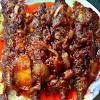 Tambahkan jahe dan daun jeruk ke dalam tumisan bumbu, aduk rata. 1