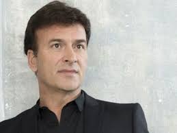 Não era isto que me estava predestinado, a música mudou tudo. Dor Revista Revela Foto De Tony Carreira De Barba Branca Triste E Abatido