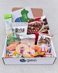 15 Best Subscription Boxes For Travelers Local Adventurer Food Subscription Box Gift Subscription Boxes Candy Subscription Box