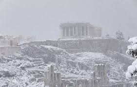 Τα βόρεια προάστια έχουν για την ώρα την μεγαλύτερη χιονοκάλυψη. Mhdeia Entypwsiazei O Xionismenos Par8enwnas Pics Sportime Gr