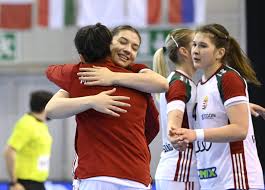 Megint vámos, ez is szép gól. Kepekben Az Olasz Magyar Noi Kezilabda Vb Selejtezo M4 Sport