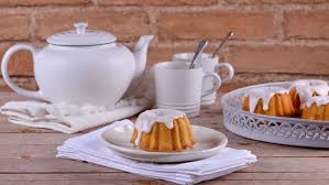 Desde 1993 canal coín radio y televisión lleva la información más cercana, la de al acecho 20:30 desde dentro 21:00 cocina bermejo 21:30 canal coín noticias 22:00 deportes canal coín 00:00. Mini Bundt Cakes De Cava Alma Obregon Receta Canal Cocina Recetas Batidos De Yogur Postres