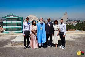Jul 02, 2021 · dans les coulisses du conflit entre rajoelina et la banque mondiale l'institution de bretton woods voit les différends avec le président andry rajoelina se multiplier. La Famille Rajoelina A Celebre Noel A L Akamasoa