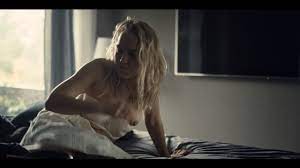Naked Jessica Dinnage in The Rain < ANCENSORED