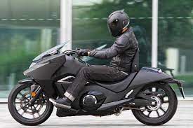 The honda nm4 is a feet forwards motorcycle introduced by honda for sale in the united states in june, 2014.1 internal documents, such as the the nm4 was shown under the name nm4 vultus as a concept motorcycle at the march, 2014 osaka motorcycle show and tokyo motor show. Honda Nm4 750 Vultus Abs Review Honda Nm4 Ninja Bike Honda