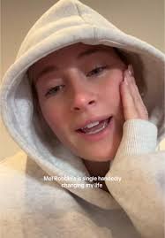 What to Wear to See Mel Robbins in Boston