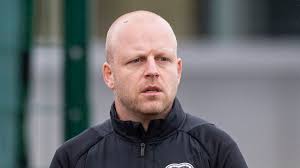 Hearts interim manager Steven Naismith does not want the commitment of his  players to be questioned as they look to halt a five-game losing run in the  Scottish Premiership