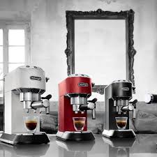 We're equal parts a passionate horde of amiable amateurs and the back room lounge of the coffee industry. Machine Expresso Percolateur Delonghi Dedica Style Ec695 Bk Noir 2 Paquets De Cafe Offerts Coffee Webstore