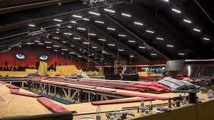 Superfly In Duisburg Grosster Trampolinpark Deutschlands Duisburg Trampolin Park Stadt