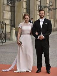 Check spelling or type a new query. Sofia Von Schweden Abends Wechselte Sie Ihr Kleid Sofia Von Schweden Koniglicher Stil Brautjungfernkleid