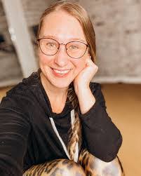 Jenifer Walls's Instagram, Twitter & Facebook