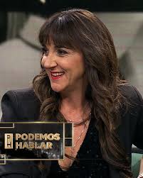 YA ESTAMOS EN VIVO!✨ Disfruta de un nuevo capítulo de #PodemosHablarCHV  junto a Carolina Tohá, Cecilia Gutiérrez y Renata Bravo🤩