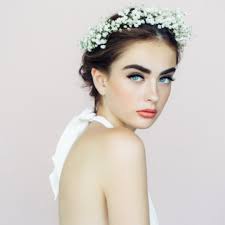 Darf es etwas extravaganter sein? 15 Hubsche Hochzeitsfrisuren Fur Kurze Haare Cosmopolitan
