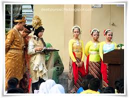 Jangan pernah lelah menjadi pelita bagi negeri ini. Tema Pakaian Tradisional Hari Guru Baju Adat Tradisional