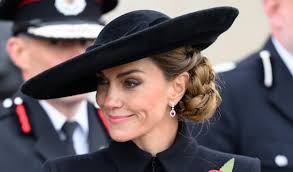 Several Princess Diana Dresses from Kate Middleton-Approved Designer Up for  Sale