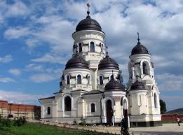 Monumentul lui stefan cel mare si sfint. Locuri Frumoase Din Moldova Obiective Turistice Din Moldova Sun È›Äƒri