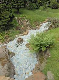 Des Cailloux Dans Le Jardin Jardins Jardin Des Mots Cailloux