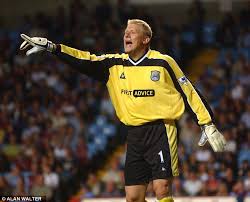 Former manchester united goalkeeper peter schmeichel won nine major trophies with the club. Peter Schmeichel Vs Manchester City