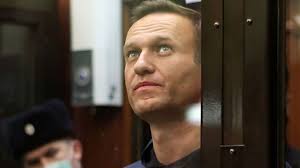 На первом навальный снова высказывался в адрес ветерана, а сегодня его выпады все больше шли в сторону судьи. Tragicheskoe Razocharovanie Znamenitosti Vozmutilis Iz Za Realnogo Sroka Navalnomu Bbc News Russkaya Sluzhba