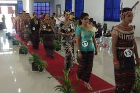 Silat menjadi salah satu budaya yang cukup populer dan sering digelar di banten. 700 Gambar Baju Ntt Terbaru Infobaru