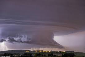 Onderstaande weerkaart toont u de actuele temperatuur in belgië. Reinier Van Den Berg On Twitter Supercell Afgelopen Nacht Foto Bart Uit Oostakker Http T Co Sdli9gbwq7 En Hagel Belgie Http T Co Iybmzzht6h Tot 7cm Groot Noodweer Twitter