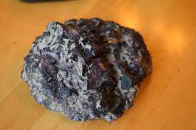 Any Ideas How To Clean This Fluorite? : R/Rockhounds