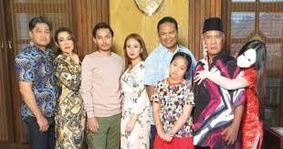 Komedi / seram pengarah : Kisah Seram Jambatan Satok