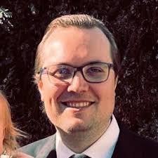 ❤️Captain Suzy Garrett and her first-officer daughter, Donna, are the first  mother-daughter pair in history to pilot a commercial Skywest Airlines  flight together. Suzy was one of the first dozen…