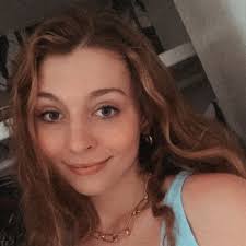 Clara Mccormick's Instagram, Twitter & Facebook