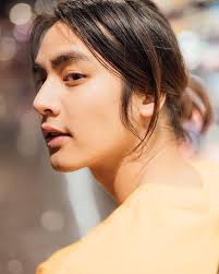 ปักพินโดย Esteban Mendiola ใน Fashion