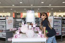 ( 4.5 ) out of 5 stars 174 ratings , based on 174 reviews current price $24.38 $ 24. Ariana Grande S Second Fragrance Set To Sweeten Holiday Tills Wwd