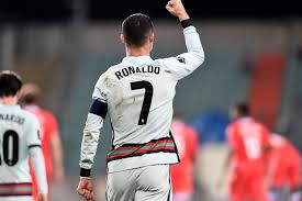 Cristiano ronaldo , in full cristiano ronaldo dos santos aveiro , (born february 5, 1985, funchal , madeira , portugal ), portuguese football (soccer) forward who was one of the greatest players of his. C26e2n6hvgvwvm