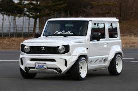 細部にこだわった新作エアロのほか 激落ちローダウン車高調も設定 cls barrel jimny シーエルエス バレル ジムニー jb64系 アゲ系も好評のclsから登場した64ジムニーの最新プログラムは 真逆のサゲ 2021 ジムニー 車 シエラ